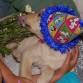 Regalando flores en día de la madre :)
(Tres meses)